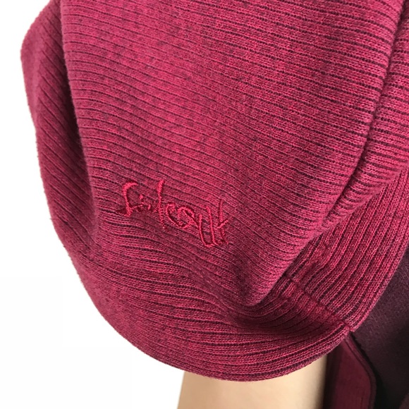 Cute sweater! - Picture 4 of 8